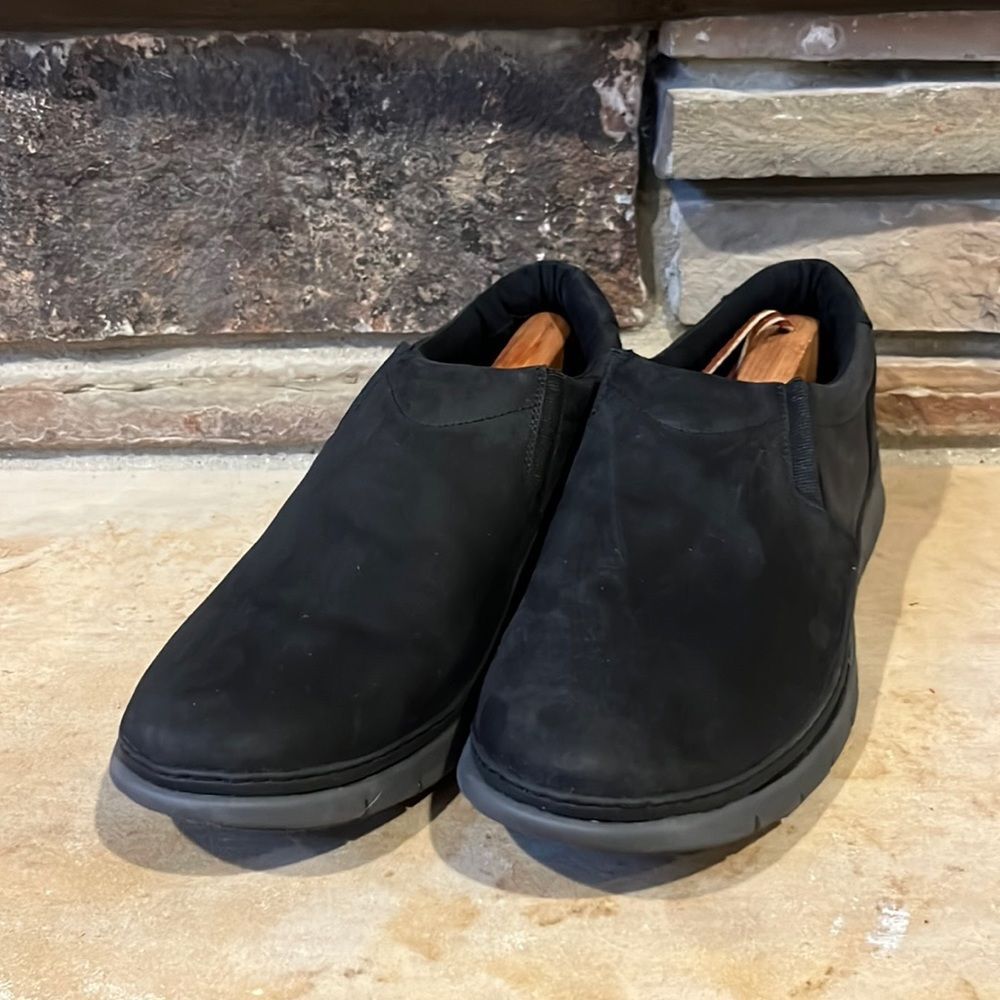 Vionic Khai Weather Resistant Black Leather Slip On Shoe